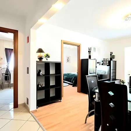 Stylish And Ample Two-Bedroom Flat With Breathtaking Landmark And City Views Bucharest Exterior photo