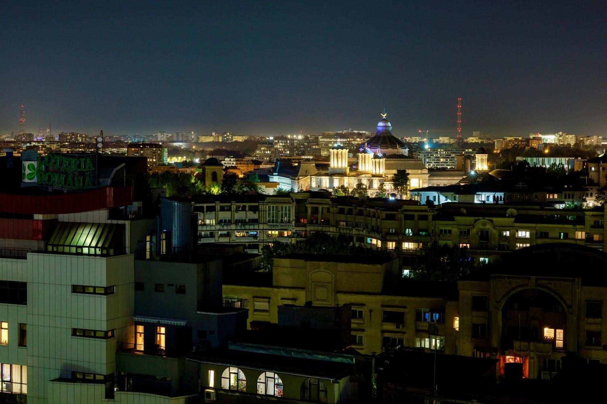 Stylish And Ample Two-bedroom Flat With Breathtaking Landmark And Views Bucarest