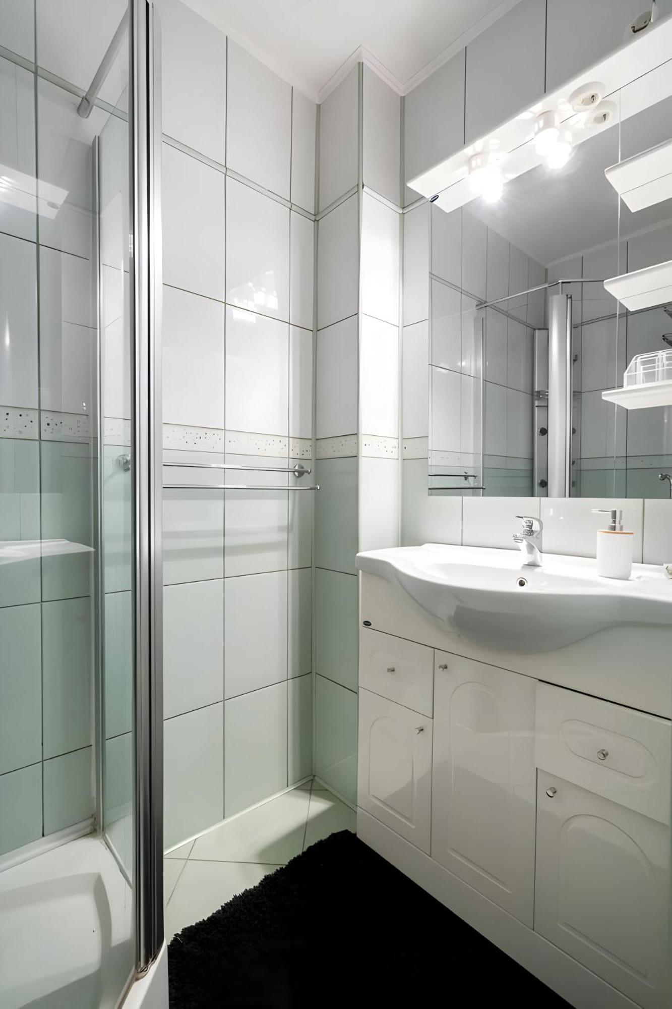 Apartment Stylish And Ample Two-bedroom Flat With Breathtaking Landmark And Views