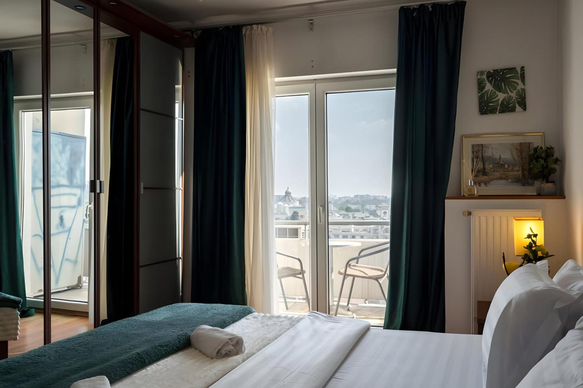 Appartement Stylish And Ample Two-bedroom Flat With Breathtaking Landmark And Views Bucarest