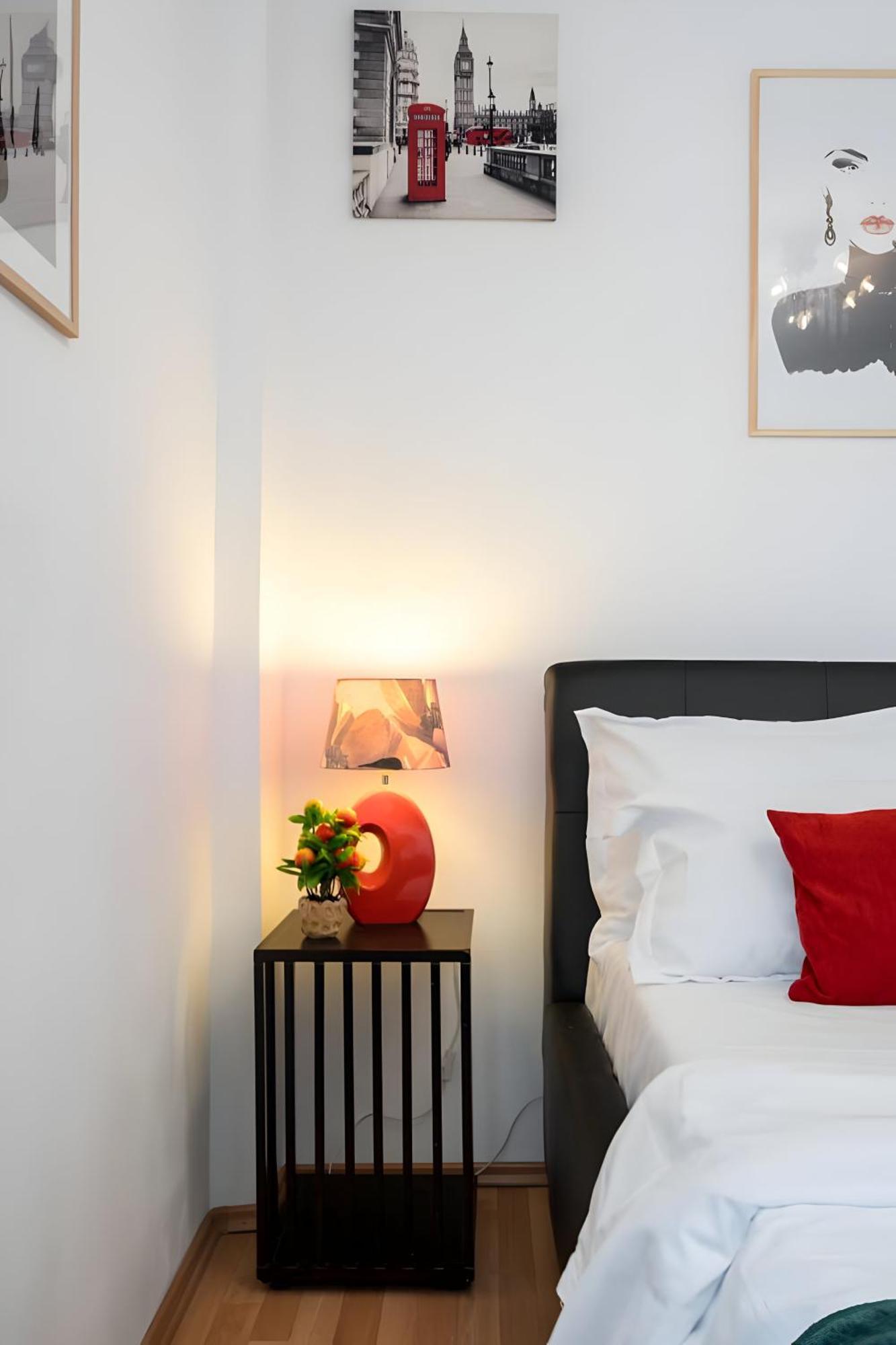 Stylish And Ample Two-bedroom Flat With Breathtaking Landmark And Views Apartament