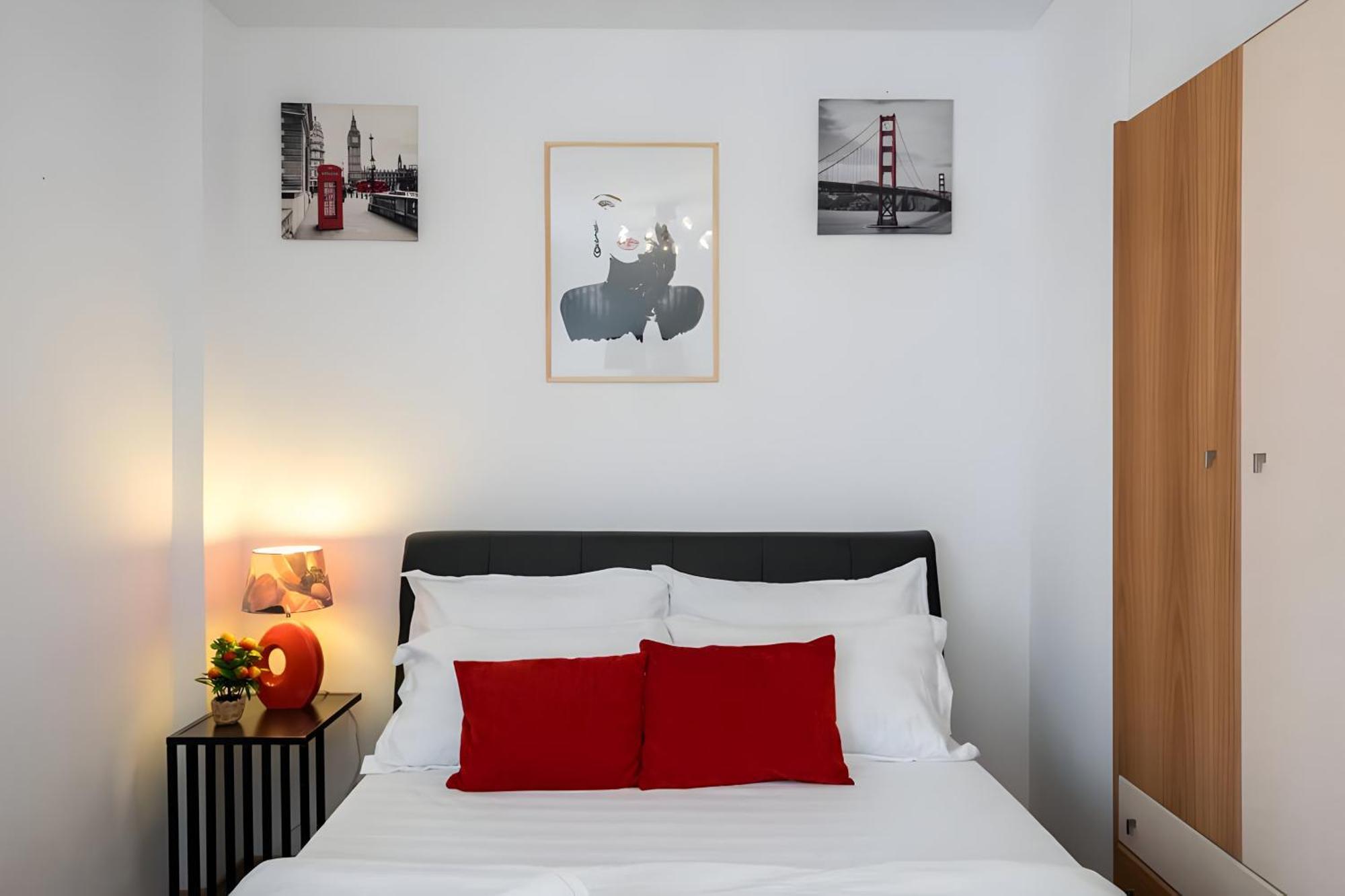 Apartament Stylish And Ample Two-bedroom Flat With Breathtaking Landmark And Views Bucureşti