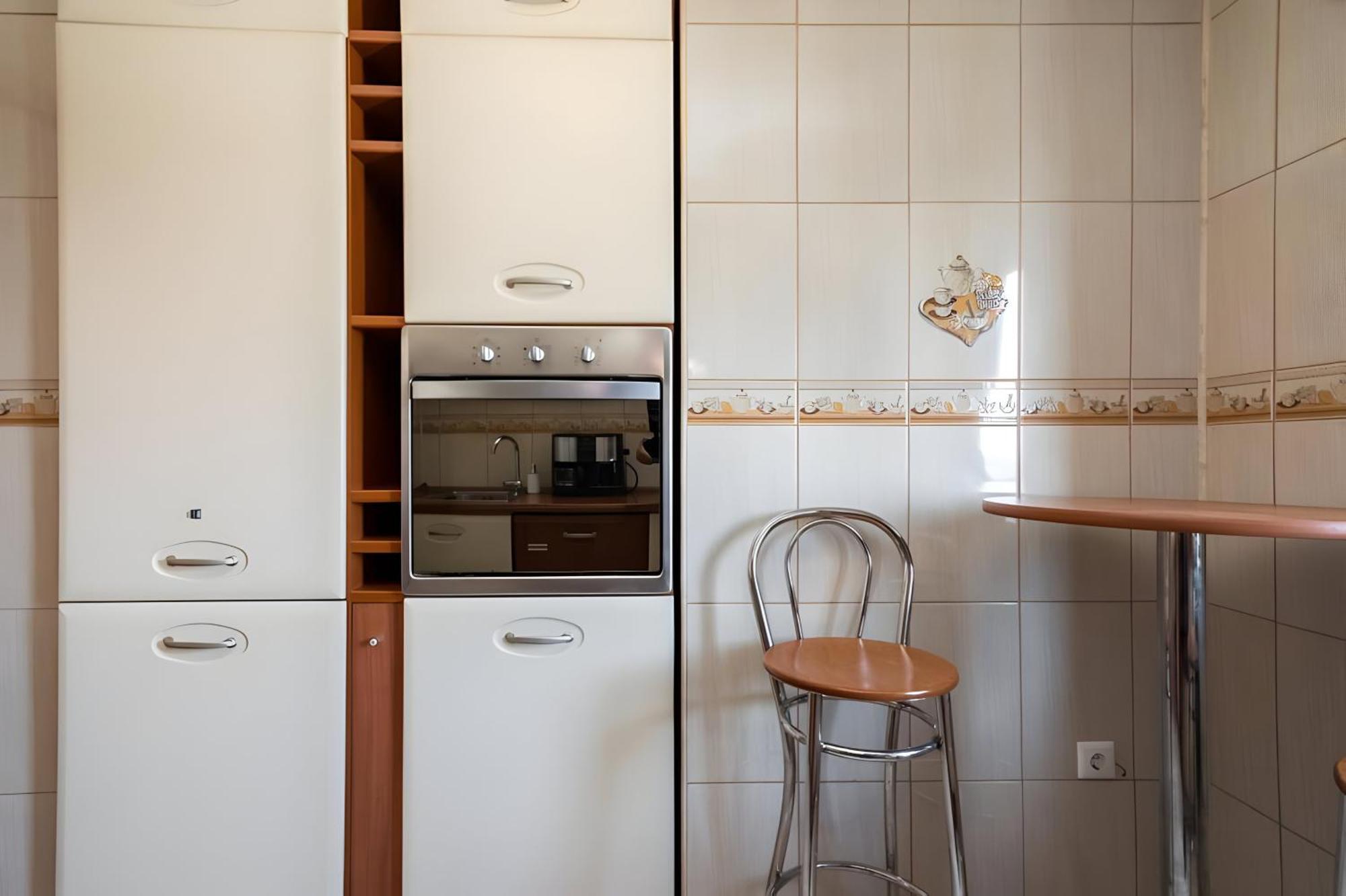 Stylish And Ample Two-bedroom Flat With Breathtaking Landmark And Views * Bucureşti